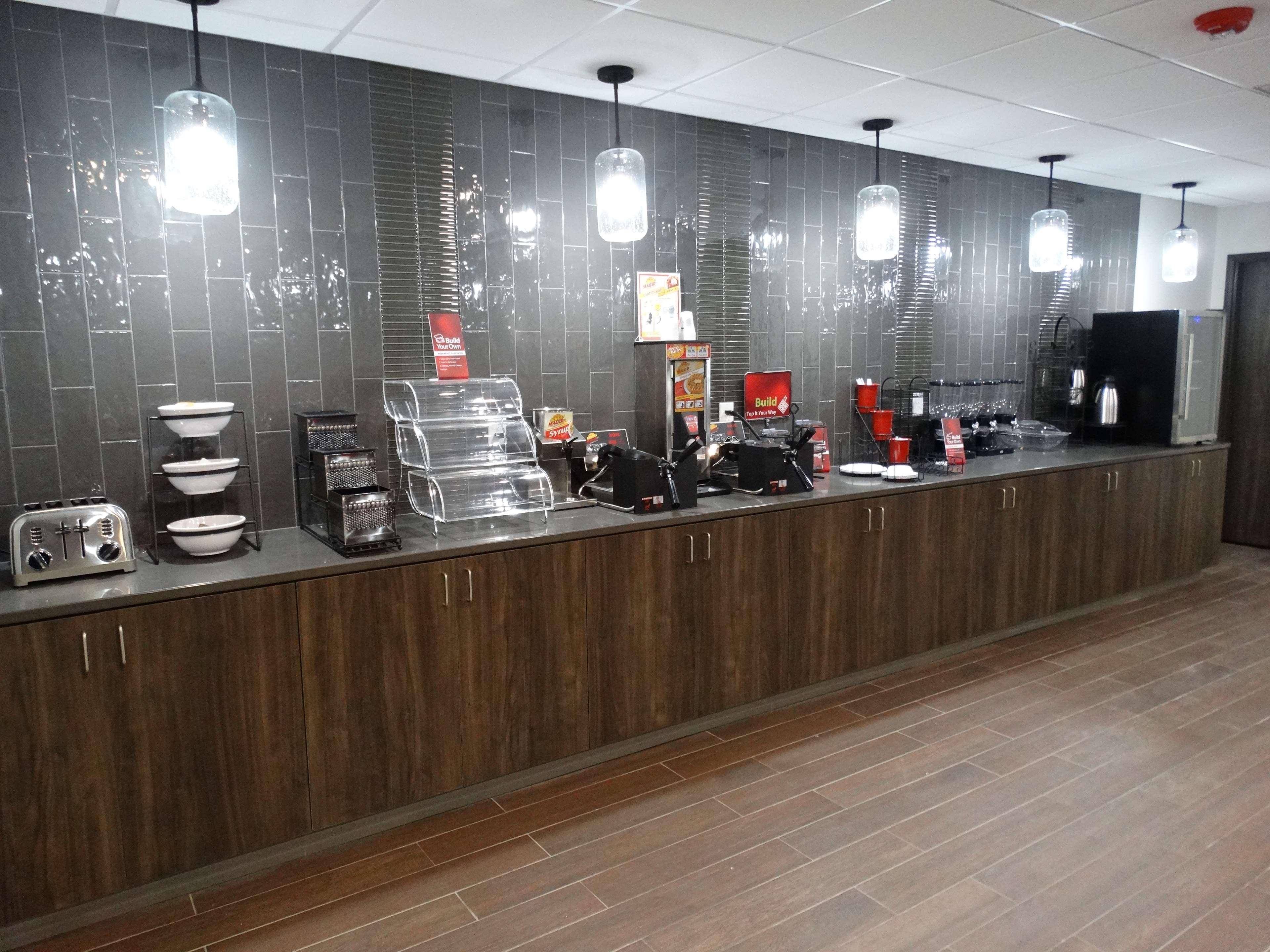 Best Western Plus Wayland Hotel Shelbyville Extérieur photo